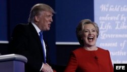 Trump y Clinton se disputan a los electores en una campaña repleta de ataques.